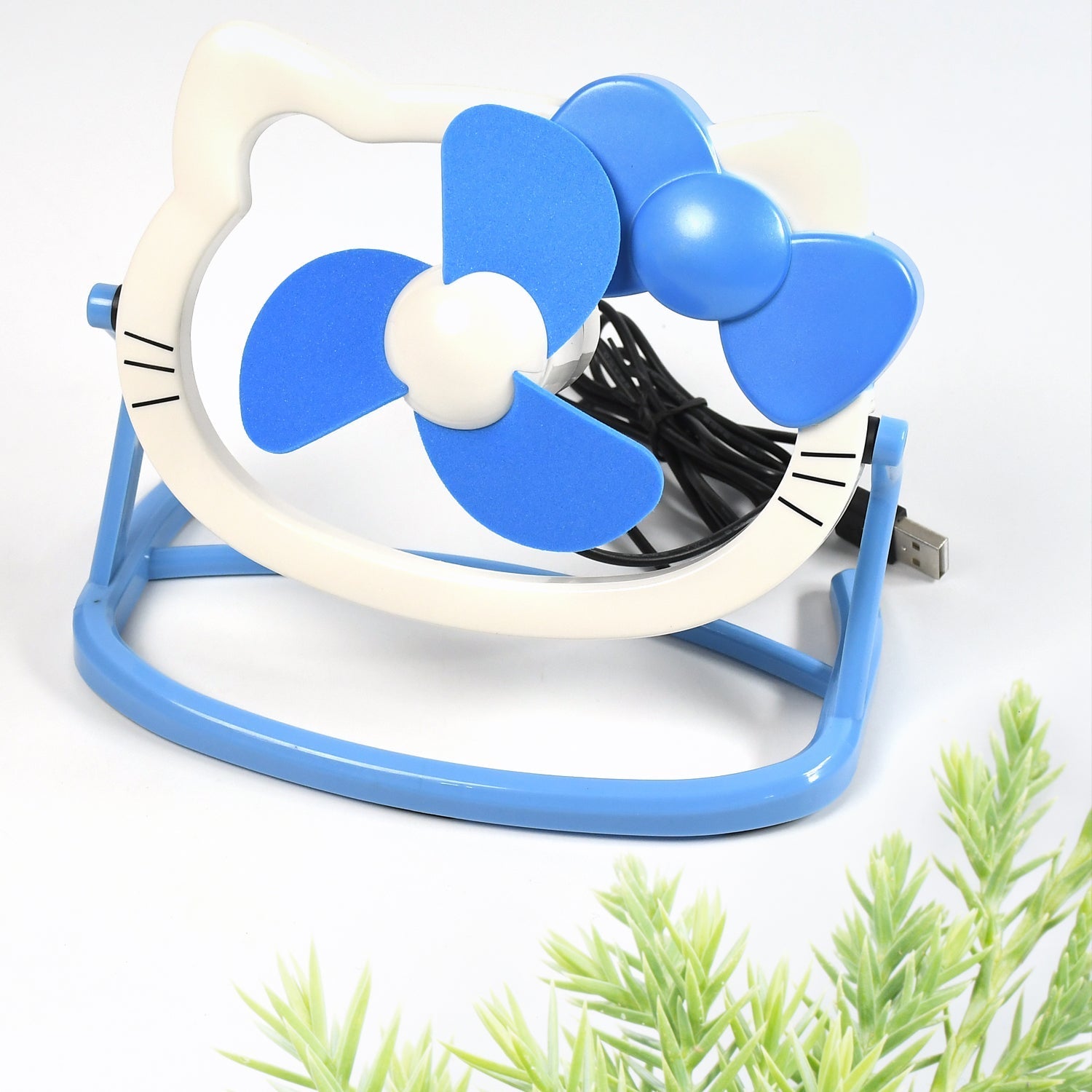 7708 HELLO KITTY CARTOON FAN CUTE BRIGHT COLOR DESKTOP OFFICE USB MINI FAN PERSONAL DESKTOP FAN (Battery Not Include) 7708 HELLO KITTY CARTOON FAN CUTE BRIGHT COLOR DESKTOP OFFICE USB MINI FAN PERSONAL DESKTOP FAN (Battery Not Include)